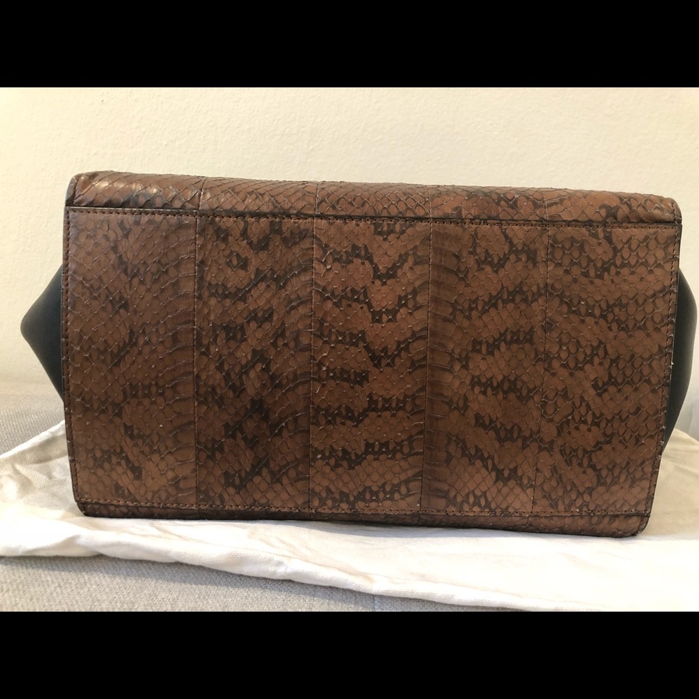 💫SOLD💫🎉🎊HOST PICK🎊🎉 Celine Trapeze Python - Picture 4 of 8